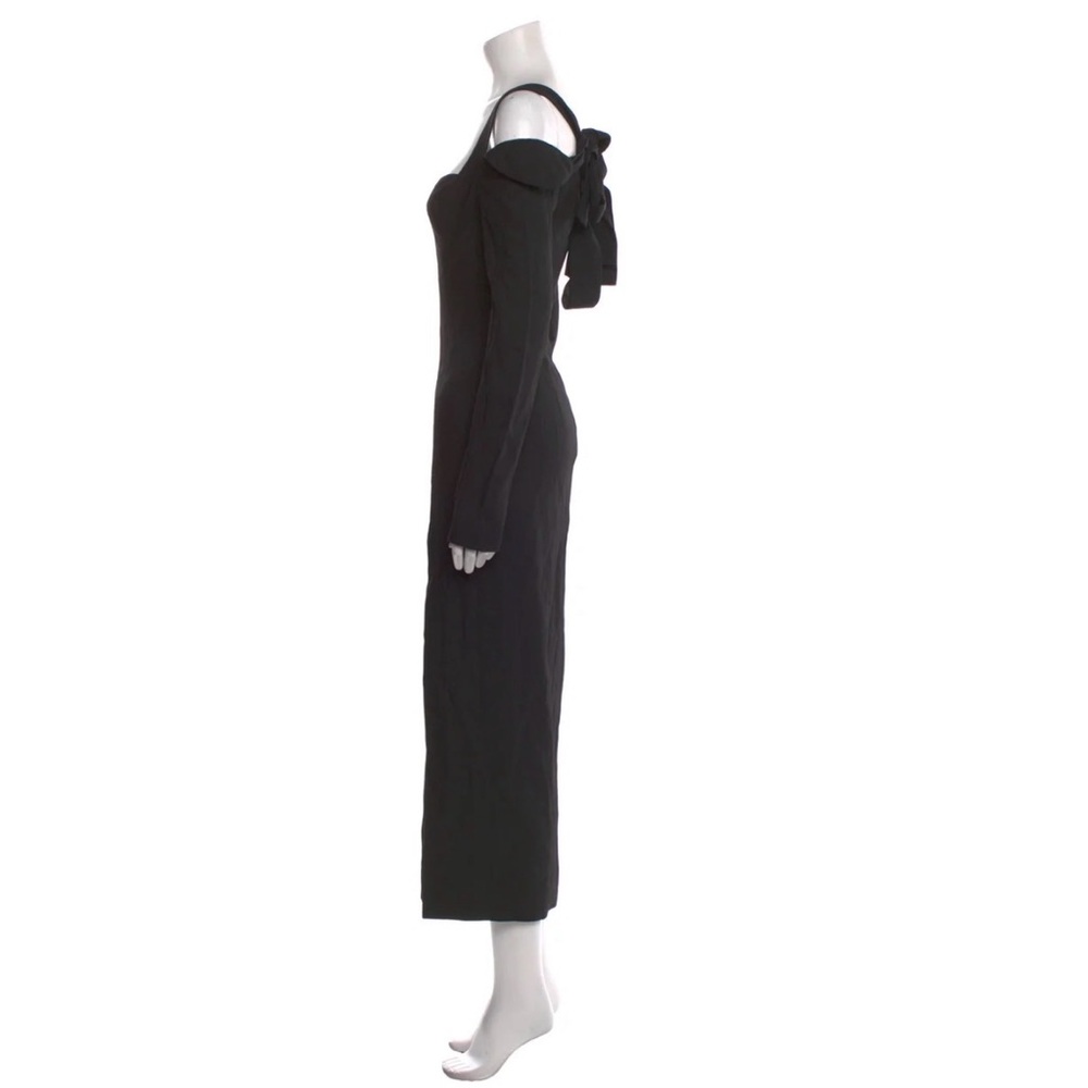 Elegant Black Off-Shoulder Dress - Picture 4 of 4